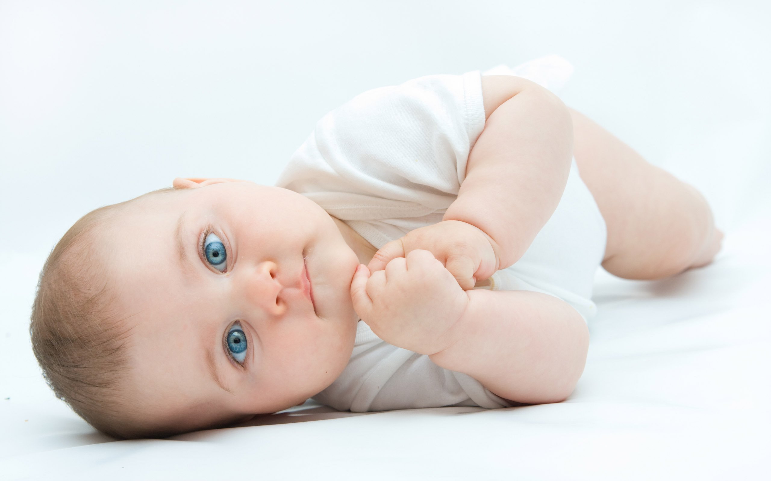 西安代怀生子助孕机构捐卵女孩面对宝宝的耳屎该如何清理？